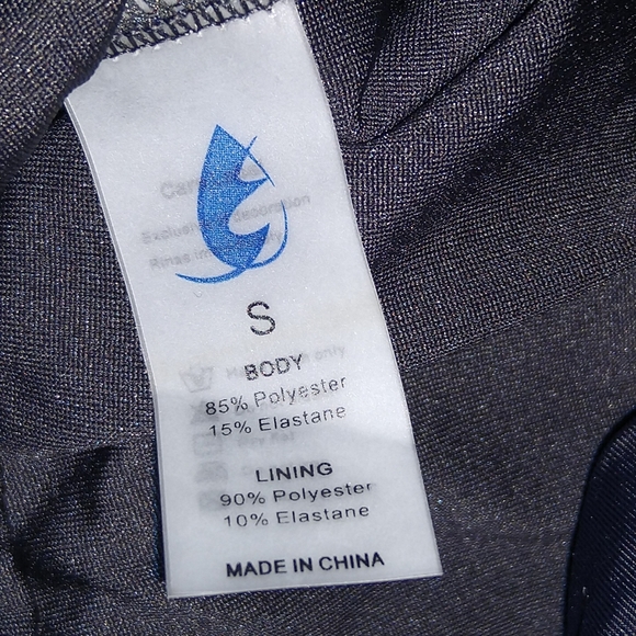 (small flaw) New Without Tags~Scalloped Peplum Tankini Top~black, size small - Picture 9 of 13